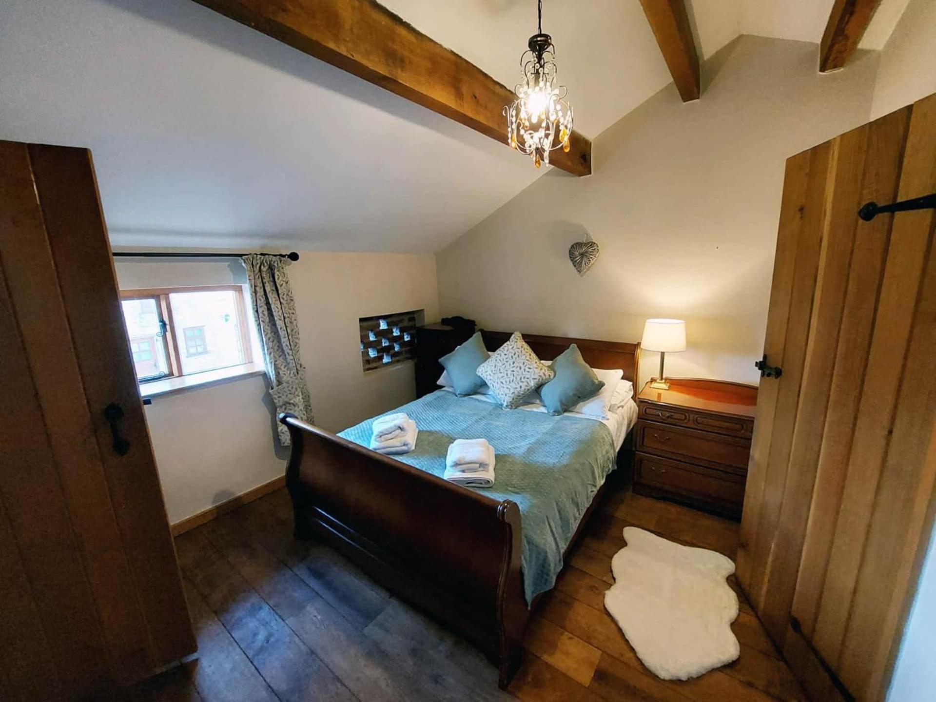 The Old Mill Barn With Hot Tub And Private Use Of Heated Pool Villa Wirral Exterior photo