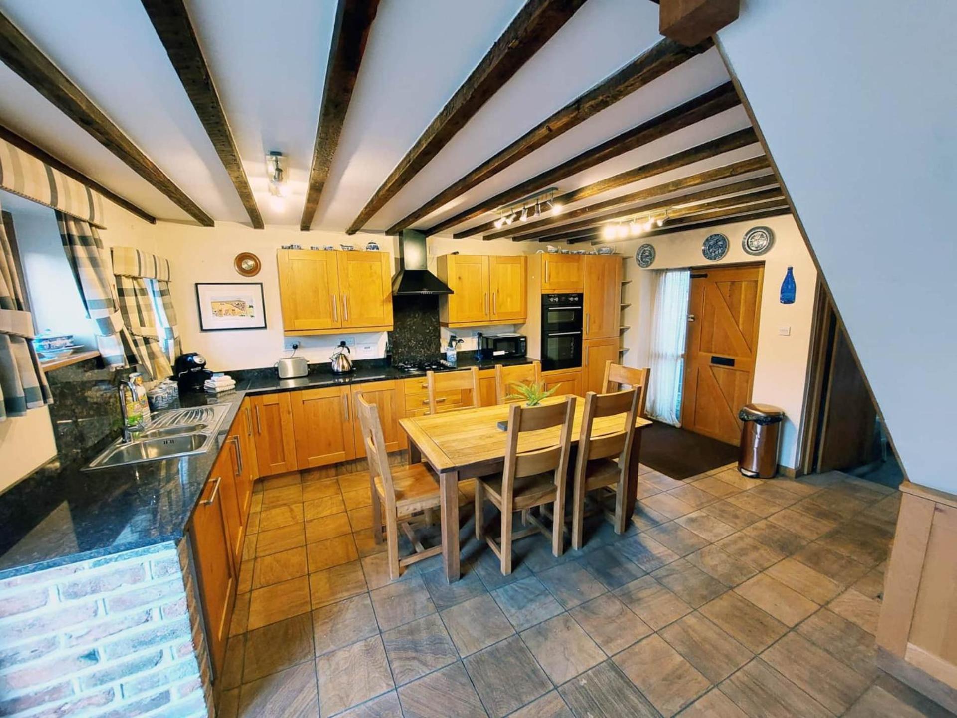 The Old Mill Barn With Hot Tub And Private Use Of Heated Pool Villa Wirral Exterior photo