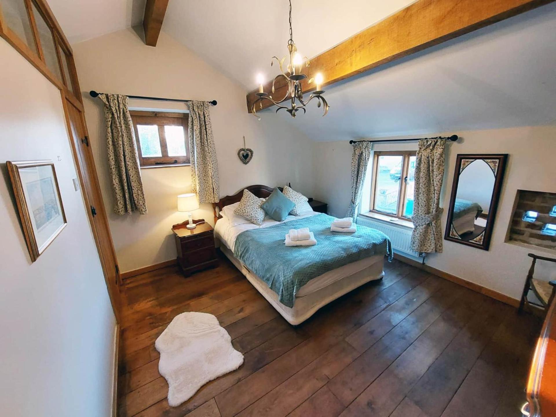 The Old Mill Barn With Hot Tub And Private Use Of Heated Pool Villa Wirral Exterior photo