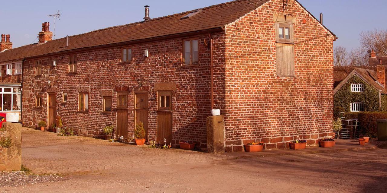 The Old Mill Barn With Hot Tub And Private Use Of Heated Pool Villa Wirral Exterior photo